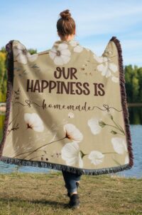 Our Happiness is Homemade - Women's Cosy Woven Blanket - Floral Design - Tassel Picnic Blanket - Great Gift for Women